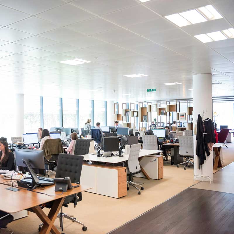 maintenance leds pour garantir la sécurité et la qualité de l'accueil des employés et du public